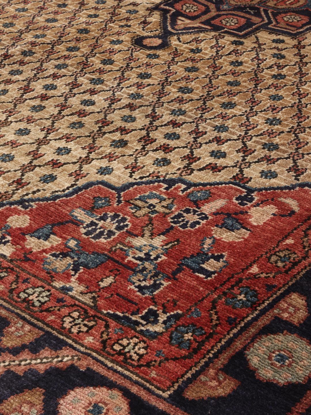Handgeknoopt Koliai-tapijt uit het Midden-Oosten met een multicolor geometrisch patroon