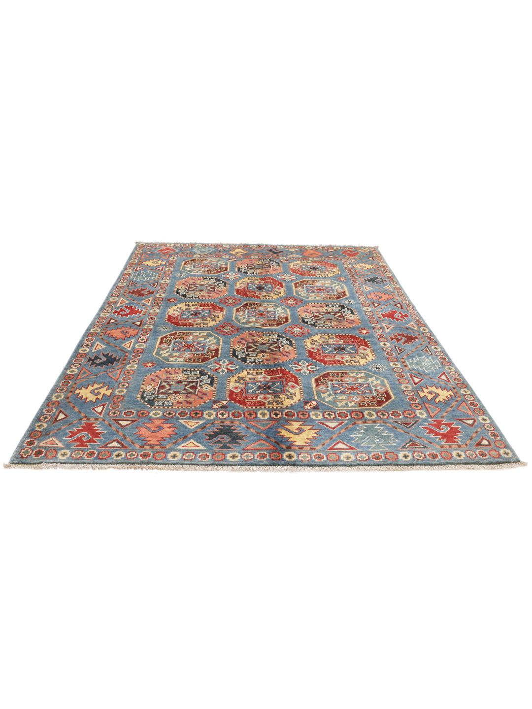 Handgeknoopt Afghaans Kazak-tapijt met geometrische motieven op een blauwe achtergrond
