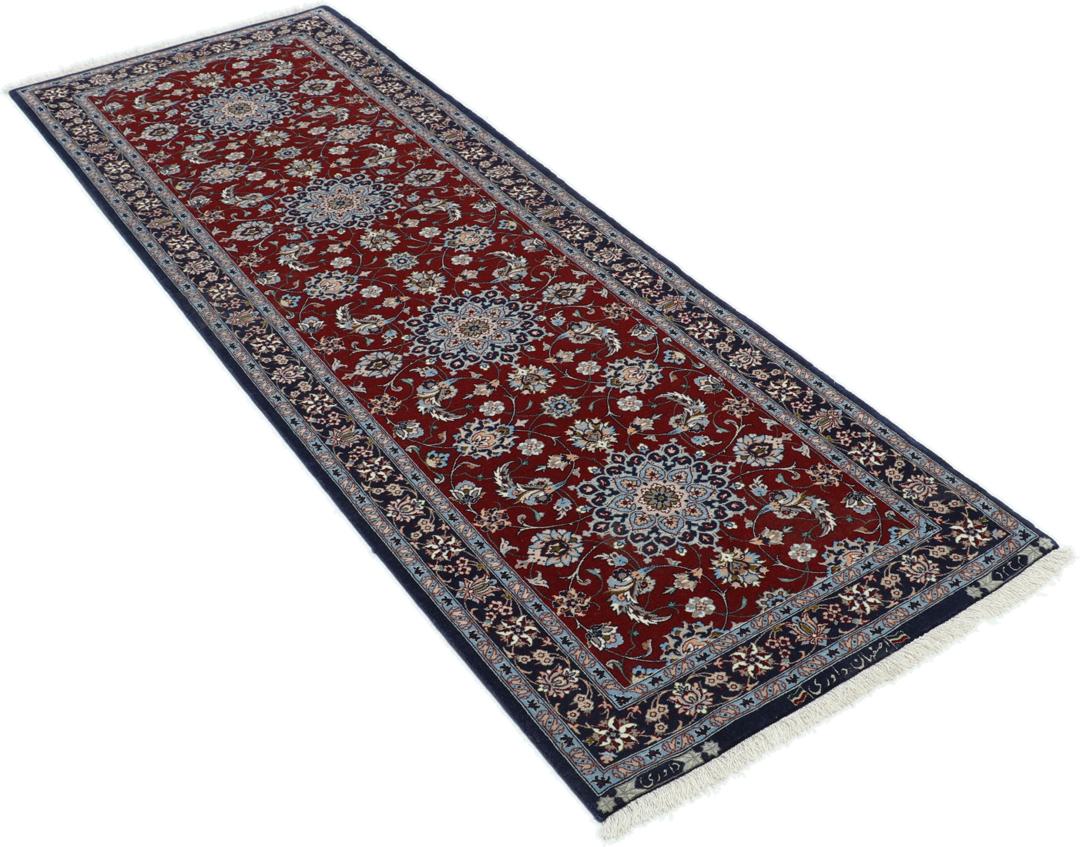 Handgeknoopte Isfahan loper met gedetailleerde bloempatronen in donkerrood en blauw