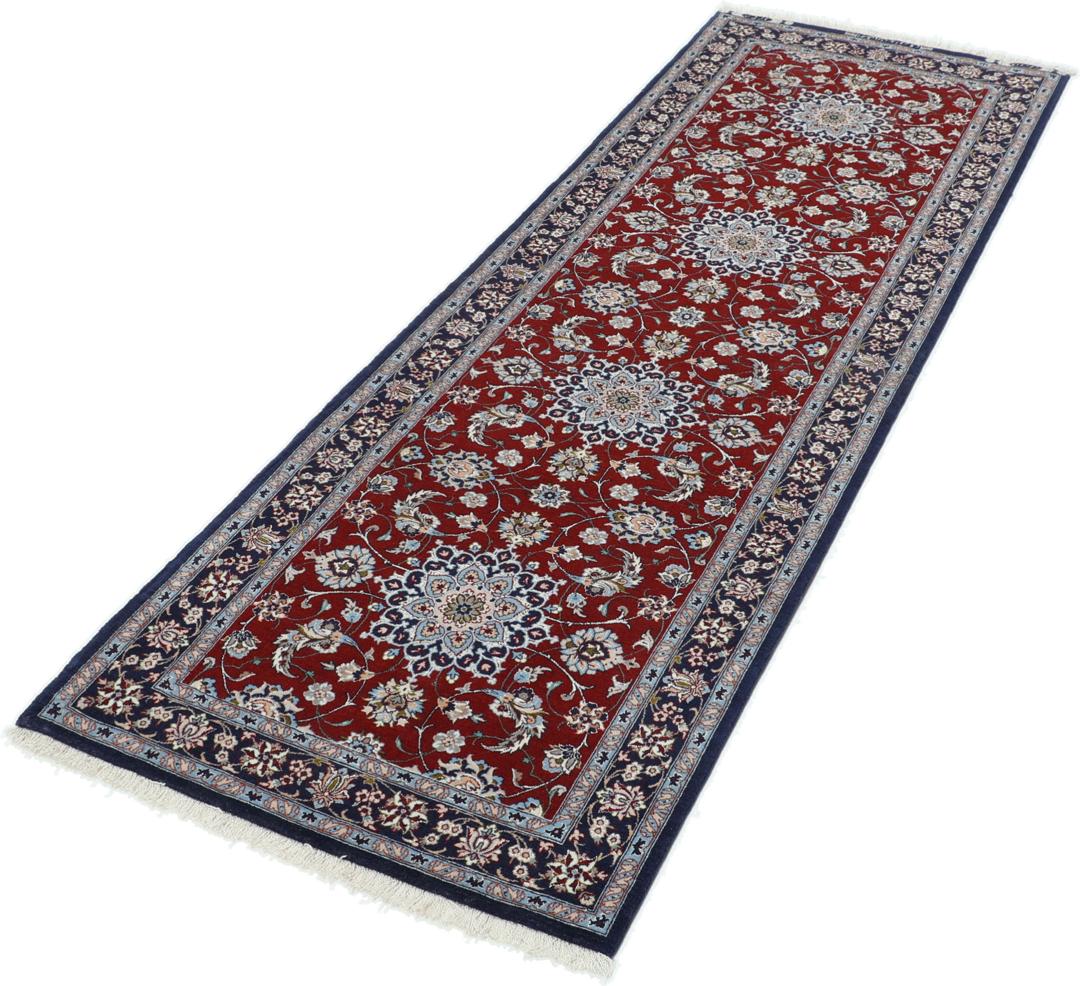 Handgeknoopte Isfahan loper met gedetailleerde bloempatronen in donkerrood en blauw