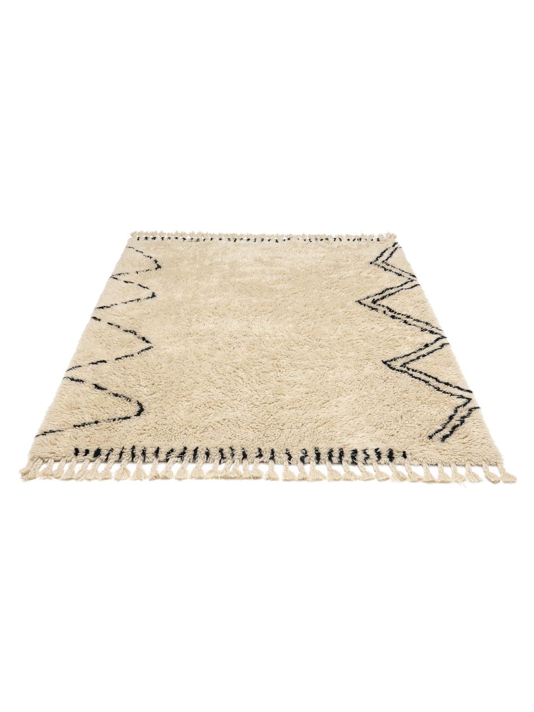 Off white og sort tæppe