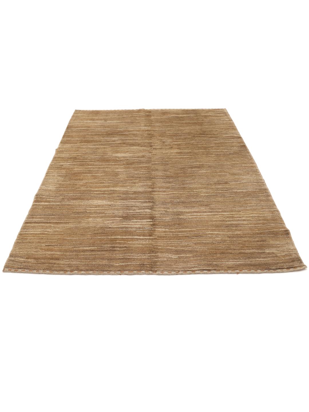 Håndknyttet Gabbeh-tæppe fra Mellemøsten i beige nuancer.