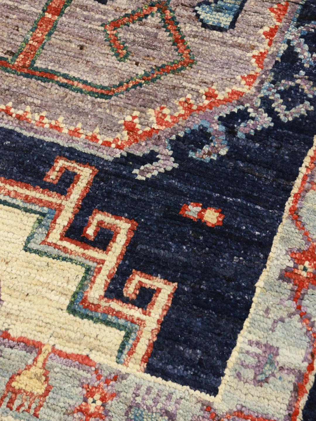 Handgeknüpfter Kazak Läufer aus Afghanistan mit mehrfarbigen geometrischen Mustern