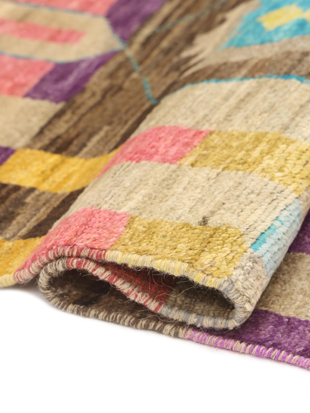 Handgeknoopte Afghaanse loper met een levendig veelkleurig geometrisch patroon