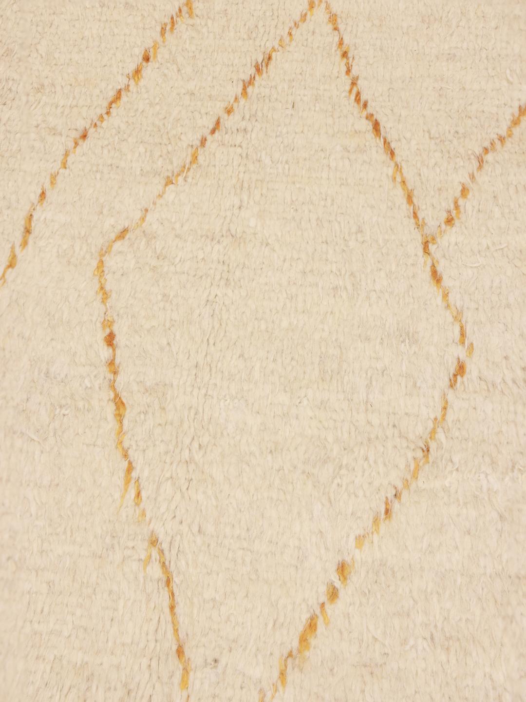 Håndknyttet tæppe i Berber-stil fra Afghanistan i en neutral beige tone med geometriske linjer.