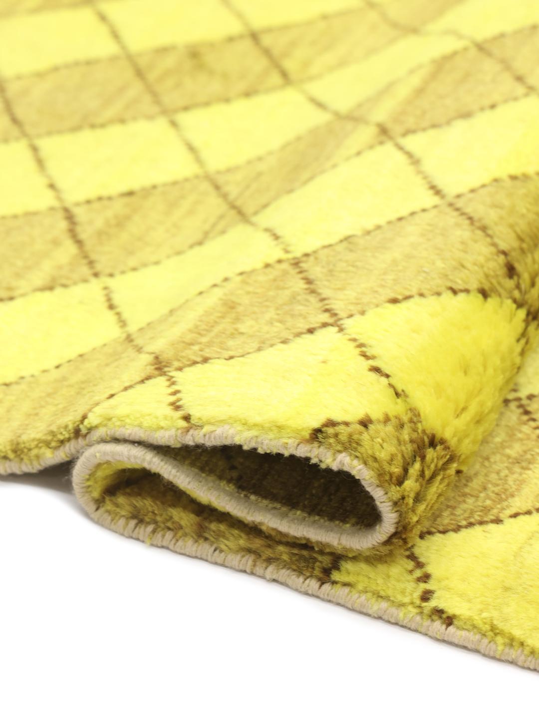 Handgeknoopt Gabbeh Fine tapijt met een geel en bruin geometrisch ruitpatroon
