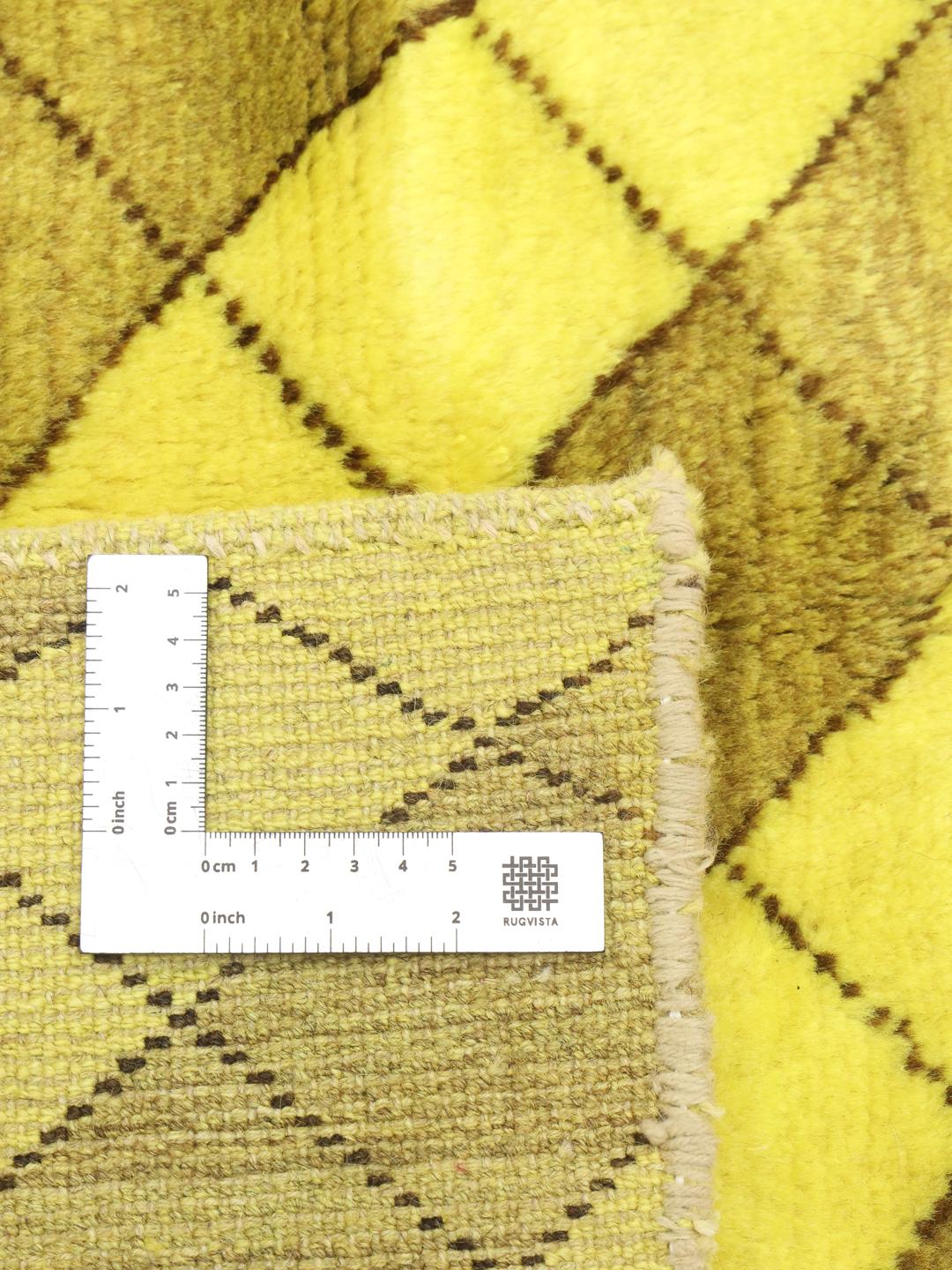 Handgeknoopt Gabbeh Fine tapijt met een geel en bruin geometrisch ruitpatroon