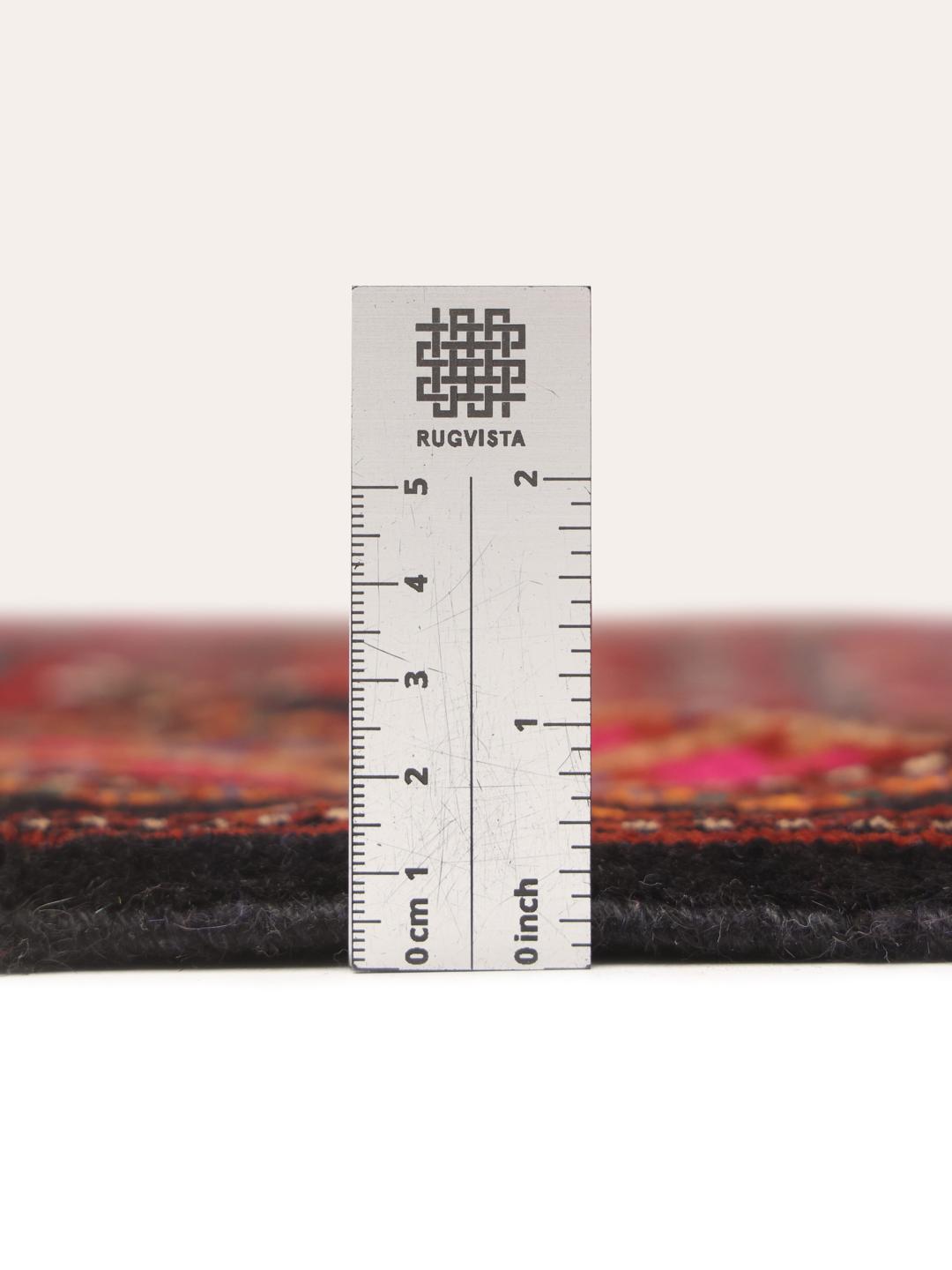 Handgeknoopt Turkaman-tapijt uit het Midden-Oosten in donkerrood met geometrische motieven