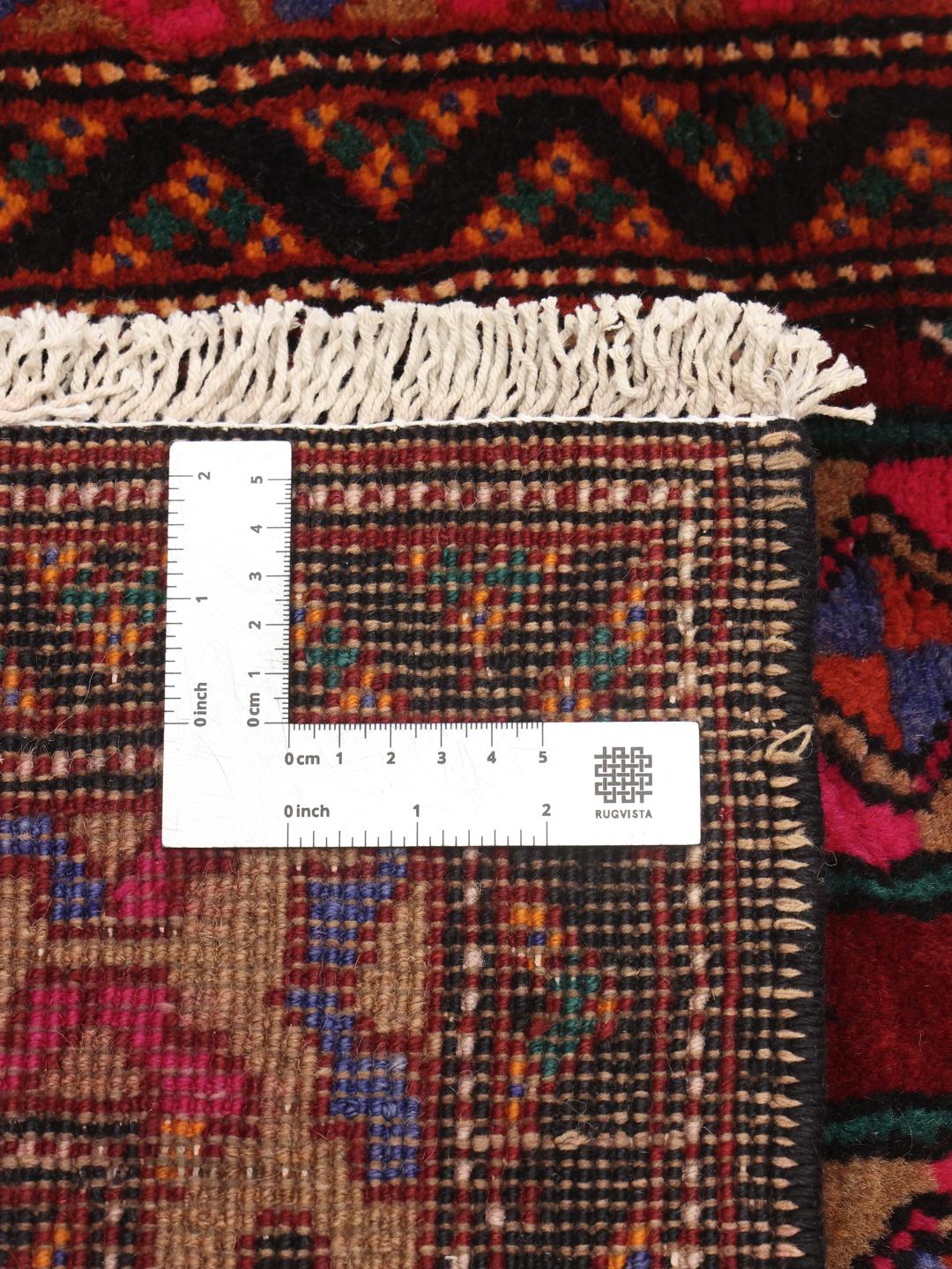 Handgeknoopt Turkaman-tapijt uit het Midden-Oosten in donkerrood met geometrische motieven