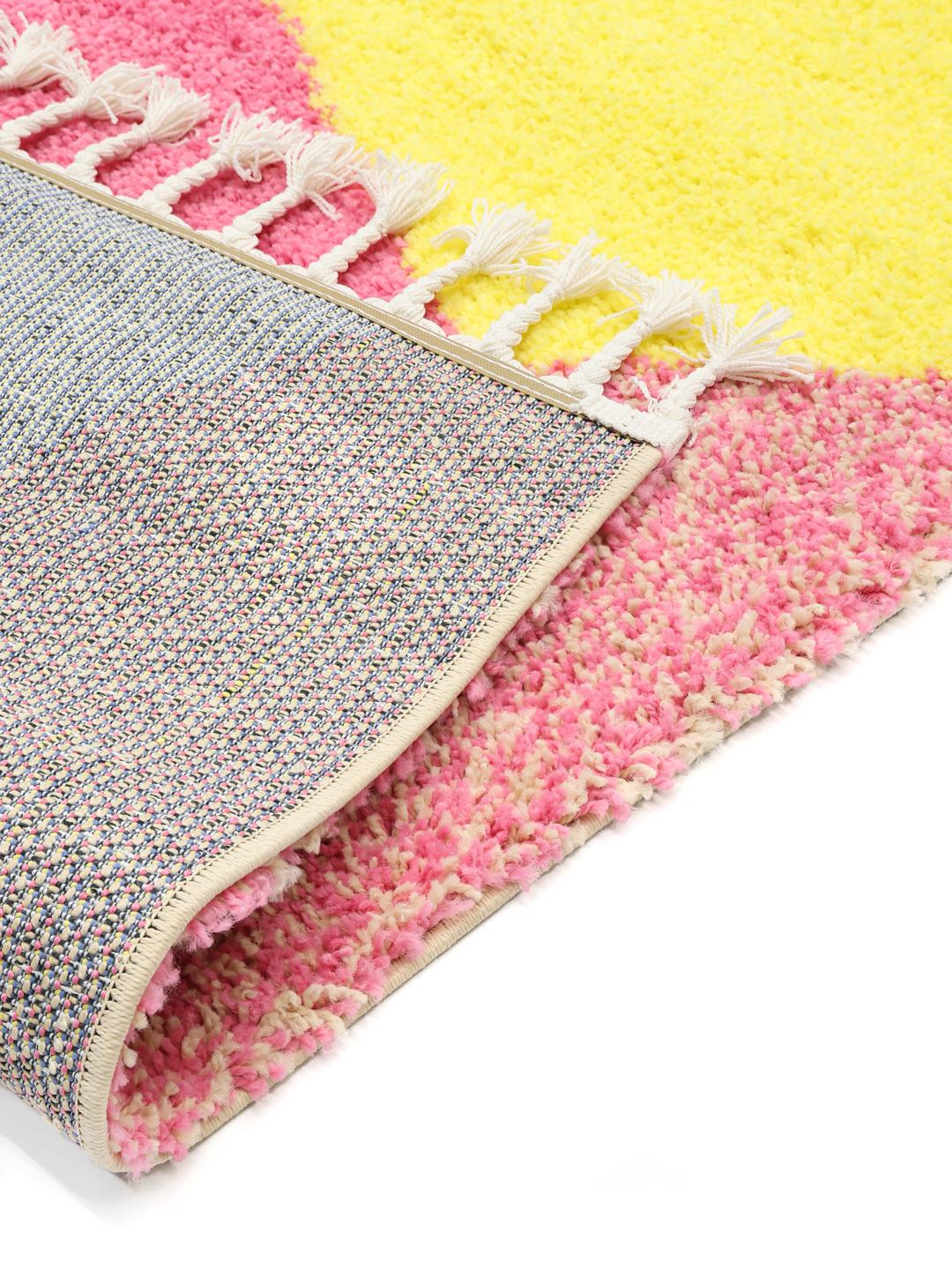 Multicolor vloerkleed met geometrisch patroon en franjes
