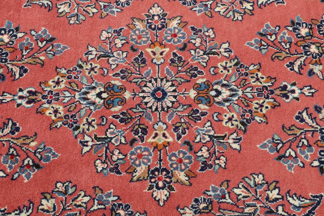 Handgeknoopt Sarough-tapijt uit het Midden-Oosten met bloempatronen in donkerrood en blauw