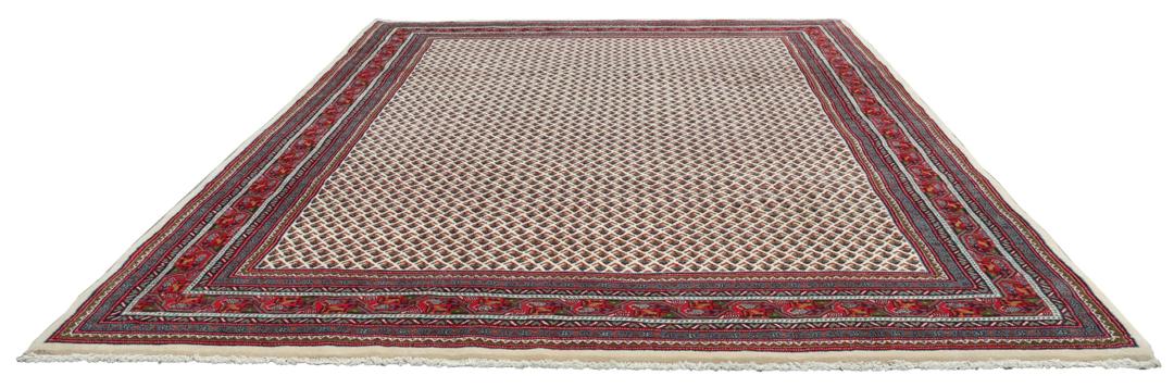 Hand-knotted Sarough Mir rug from the Middle East in red and beige tones.