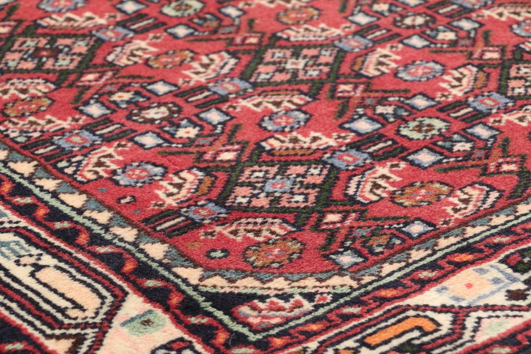 Handgeknüpfter Asadabad-Teppich aus dem Nahen Osten in Dunkelrot