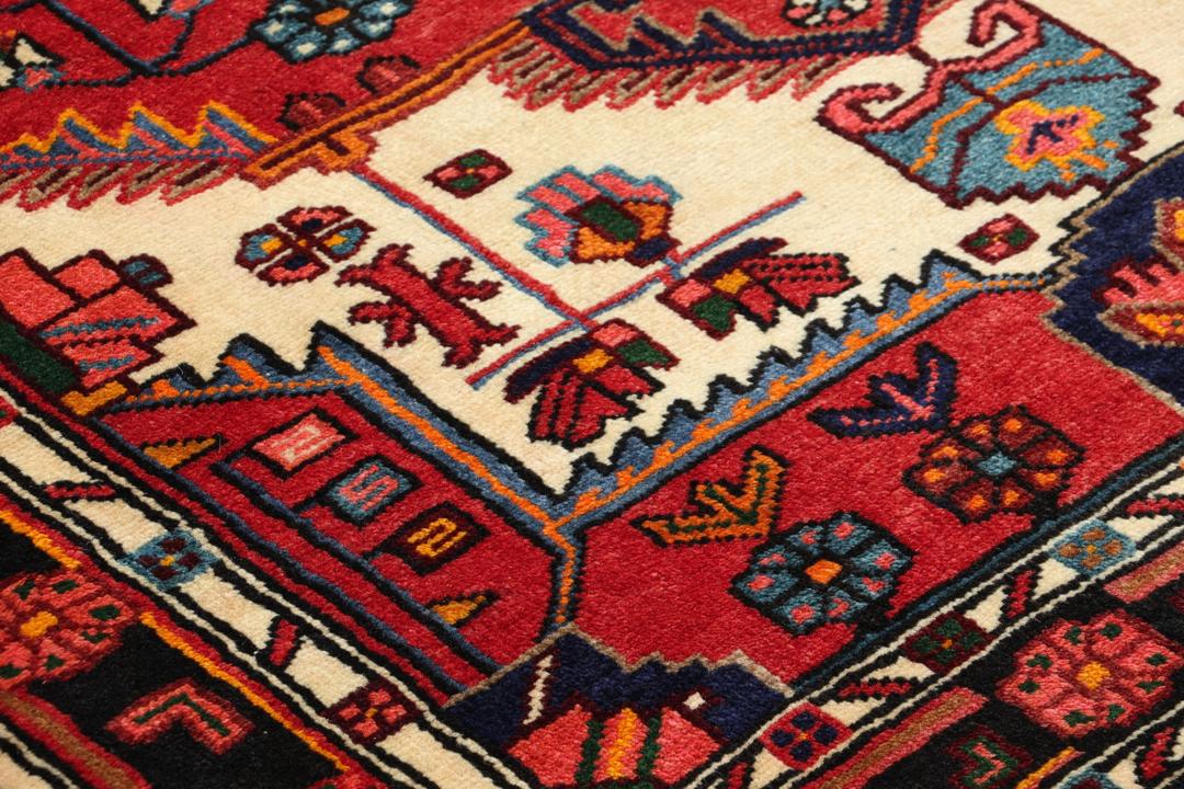 Handgeknüpfter Hamadan-Teppich aus dem Nahen Osten mit mehrfarbigen geometrischen Mustern