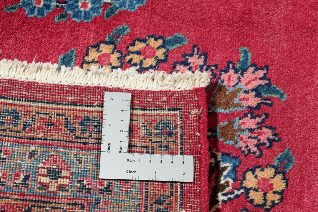 Tapis Mashad rouge noué à la main originaire du Moyen-Orient