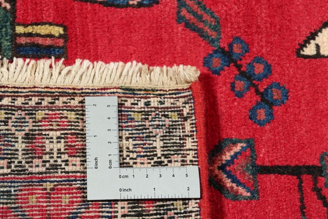 Handgeknoopt Afshar-tapijt uit het Midden-Oosten met een levendig rood veld en tribale motieven