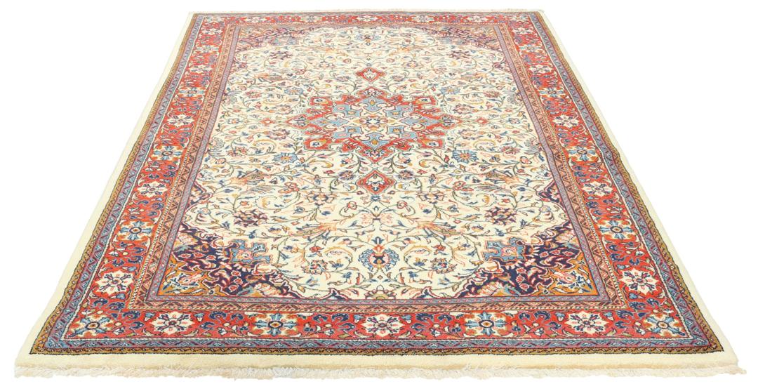 Hand-knotted Sarough wool rug with floral medallion in red and beige