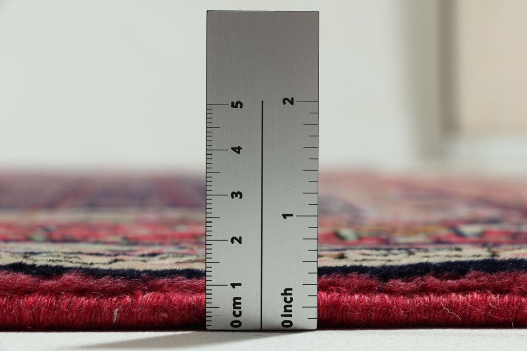Handgeknoopt Senneh-tapijt uit het Midden-Oosten in donkerrood en beige