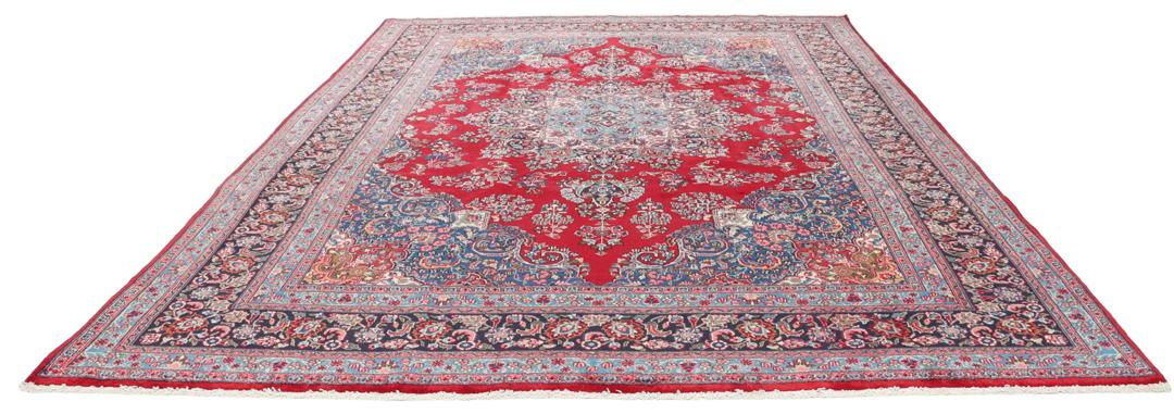 Tapis Mashad noué à la main provenant du Moyen-Orient avec un velours en laine rouge foncé et un motif floral