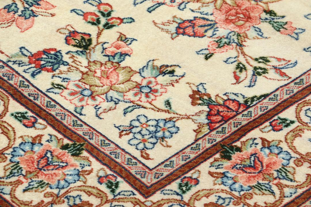Håndknyttet beige Mahal-tæppe med komplekse blomstermønstre fra Mellemøsten