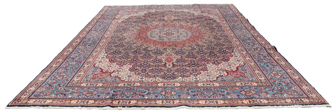 Handgeknoopt Moud-tapijt uit het Midden-Oosten in tinten blauw en rood