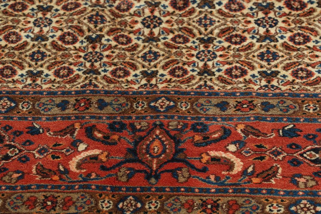 Hand-knotted Moud rug with intricate patterns in multicolor Wool from the Middle East