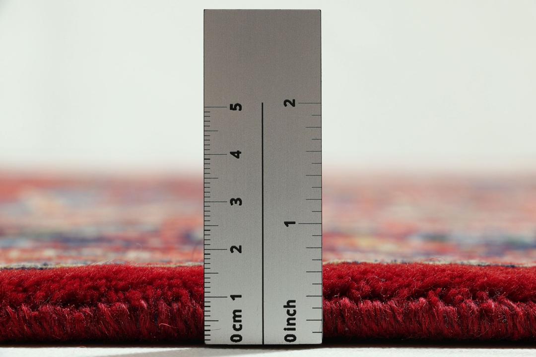 Hamadan Shahrbaf handgeknoopt tapijt met rood veld en bloemenmedaillon uit het Midden-Oosten