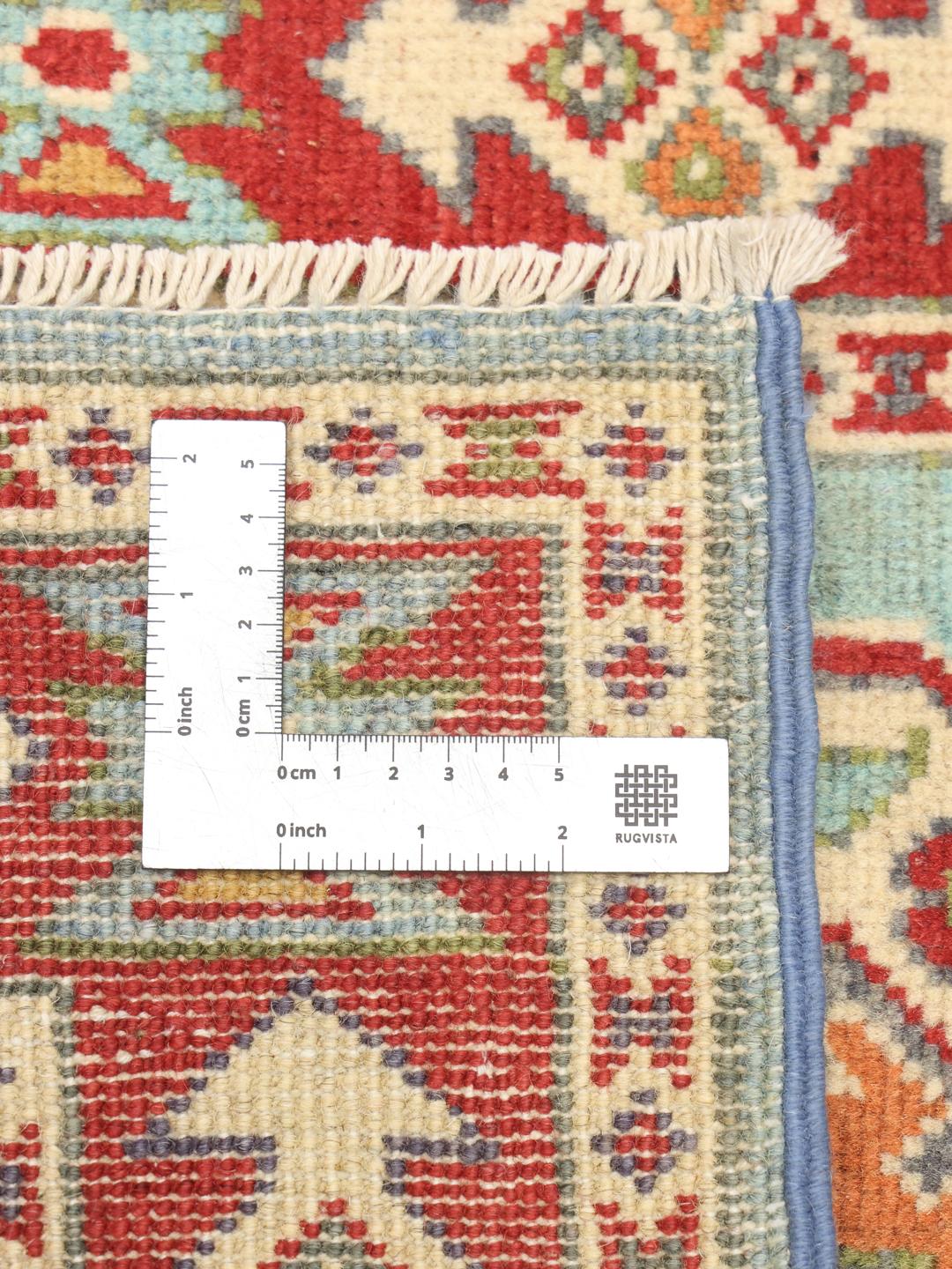 Handgeknoopt Afghaans Kazak-tapijt met een levendig lichtblauw veld en geometrische patronen.
