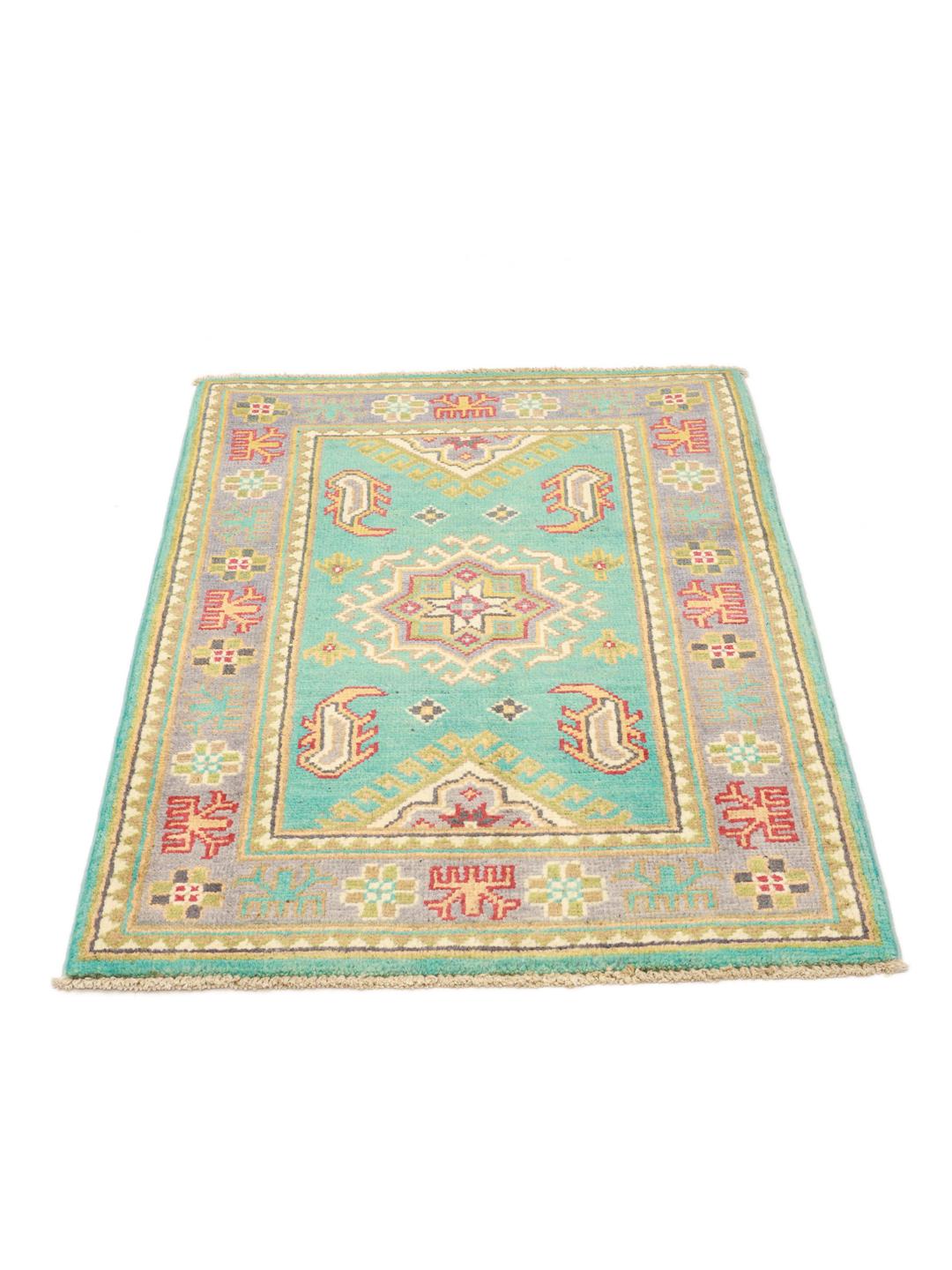 Covor Kazak afgan înnodat manual, cu un câmp vibrant de culoare teal și modele geometrice tribale.