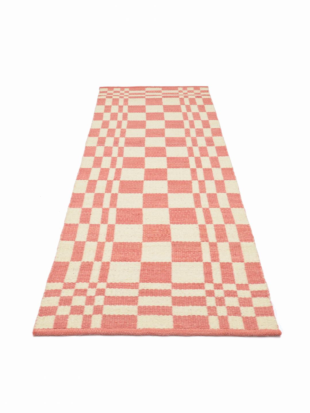 Tapis de couloir tissé à la main rose et ivoire avec un motif à carreaux