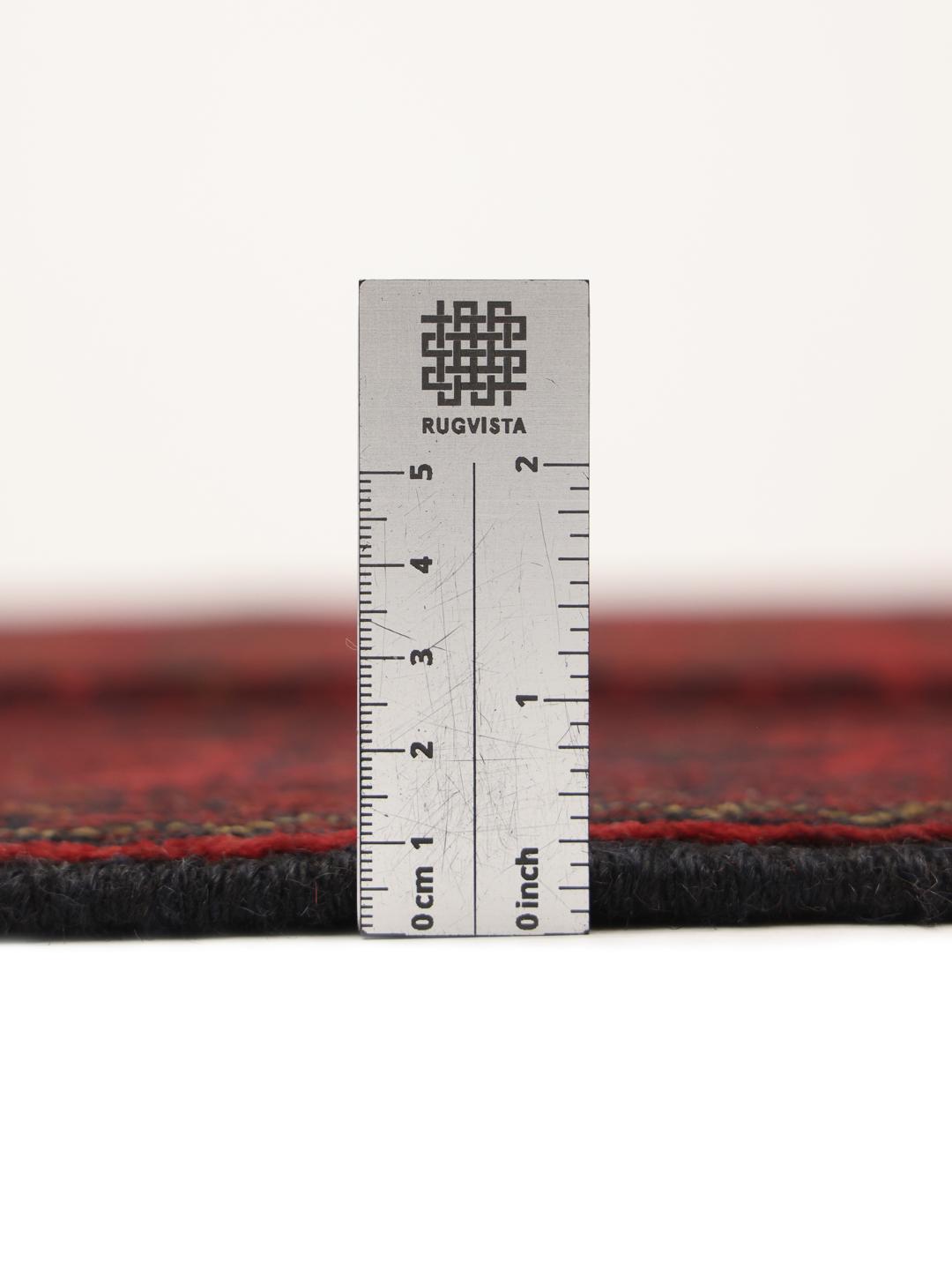 Tapis Afghan Khal Mohammadi rouge profond avec des motifs géométriques