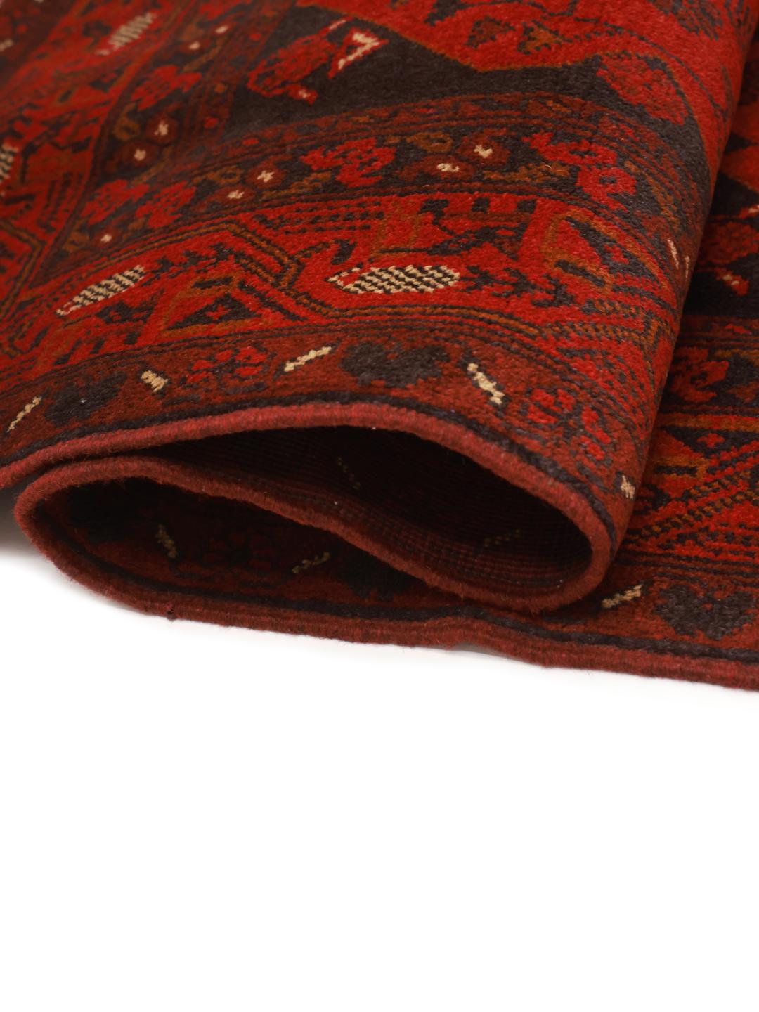 Tapis afghan Khal Mohammadi noué à la main avec des motifs géométriques rouge foncé et noirs
