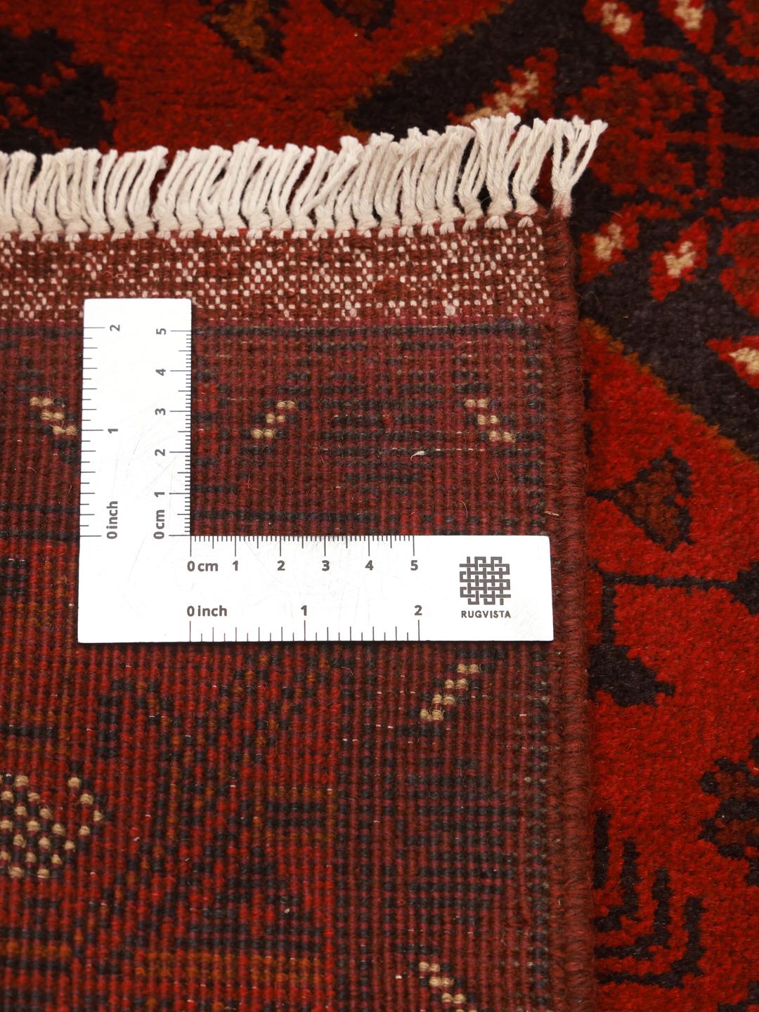 Tapis afghan Khal Mohammadi noué à la main avec des motifs géométriques rouge foncé et noirs