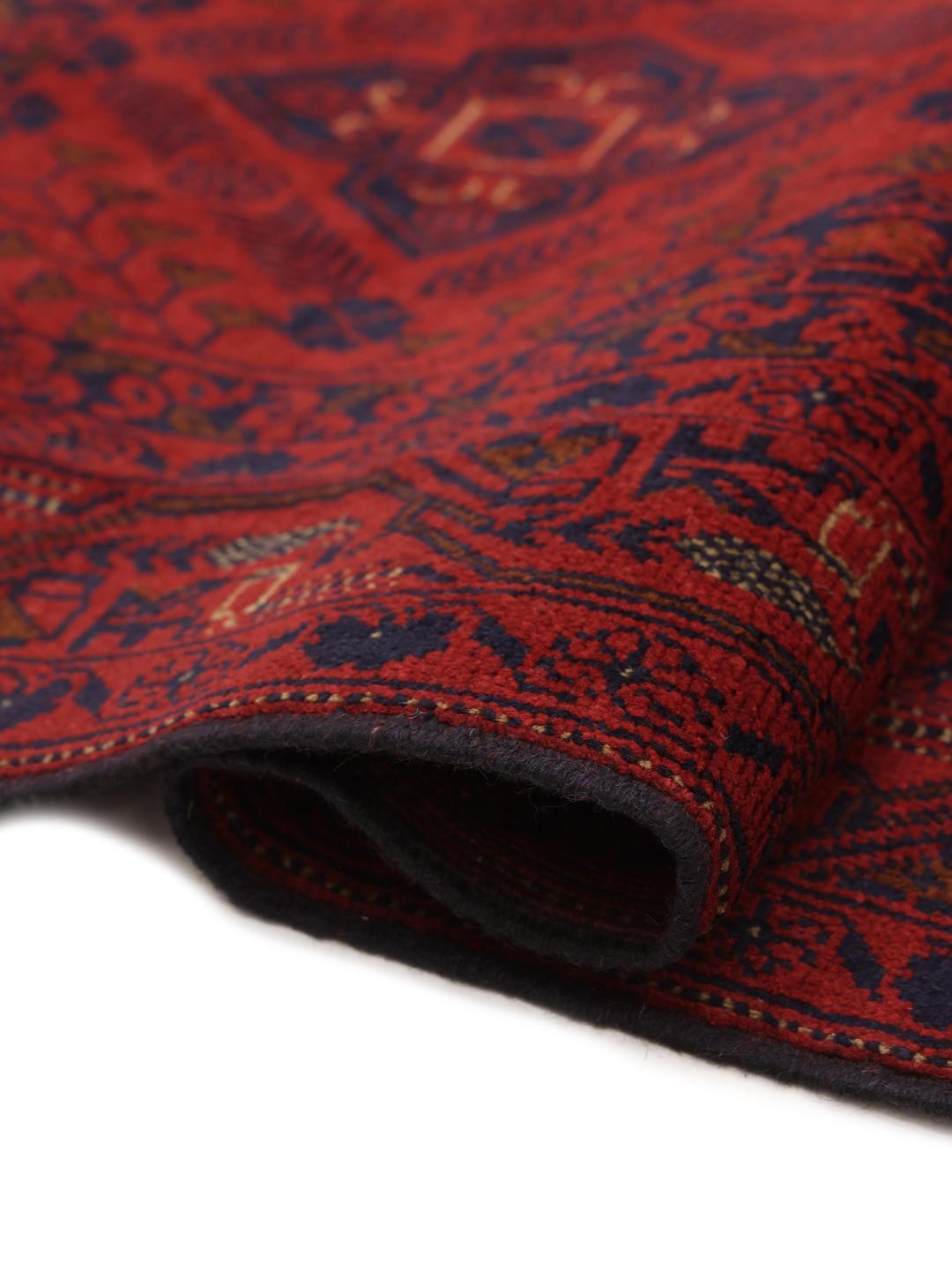 Tapis Afghan Khal Mohammadi noué à la main en rouge foncé avec des motifs tribaux