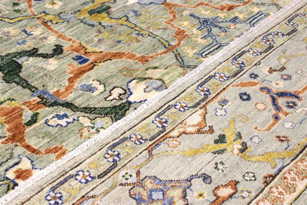 Alfombra Panjshir anudada a mano de Afganistán en color verde con patrones florales intrincados
