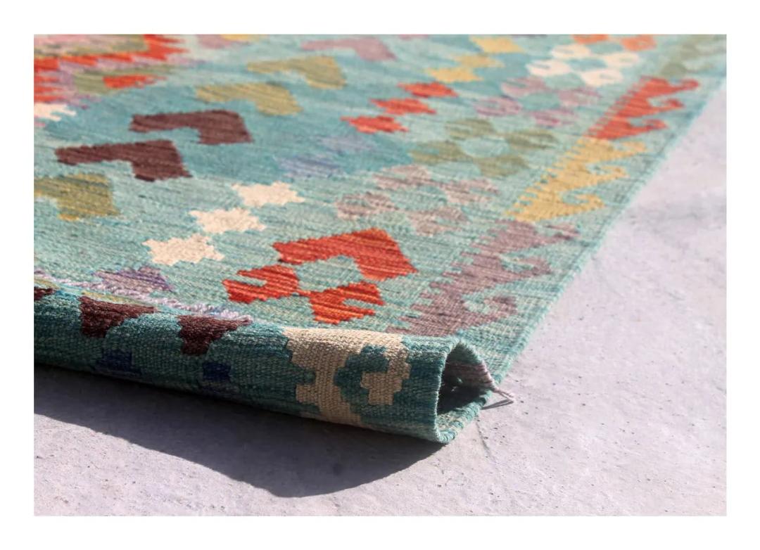Handgeweven Afghan Kelim tapijt met geometrische patronen in blauwe en veelkleurige wol