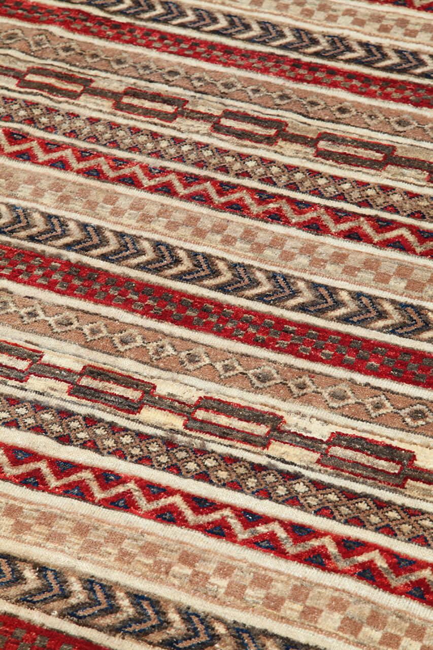 Håndknyttet afghansk Gabbeh-tæppe i røde og beige toner