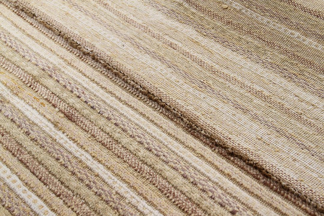 Handgeknoopt Afghaans tapijt in beige tinten met een gestreept ontwerp
