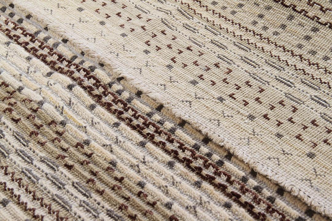 Handgeknoopt Gabbeh Modern tapijt uit Afghanistan met beige en grijze geometrische patronen