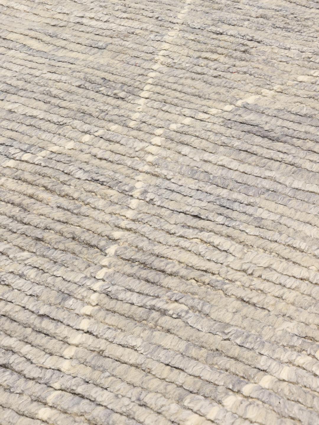 Tapis afghan noué à la main avec un motif géométrique en losanges gris clair et beige