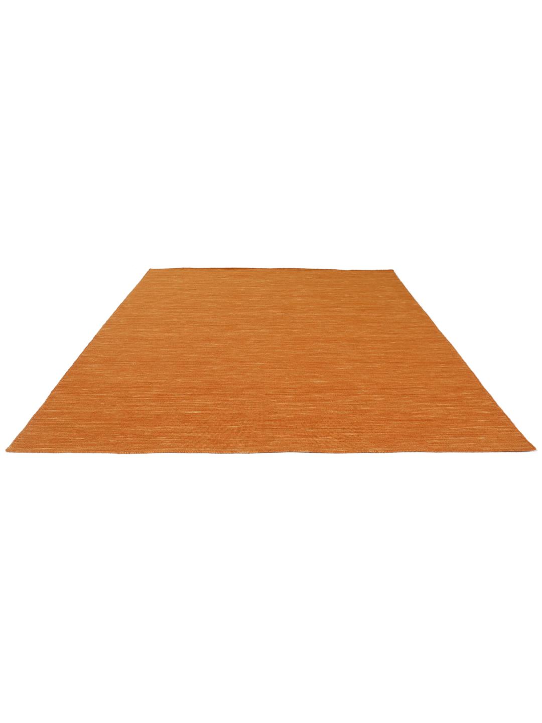 Vierkant oranje tapijt