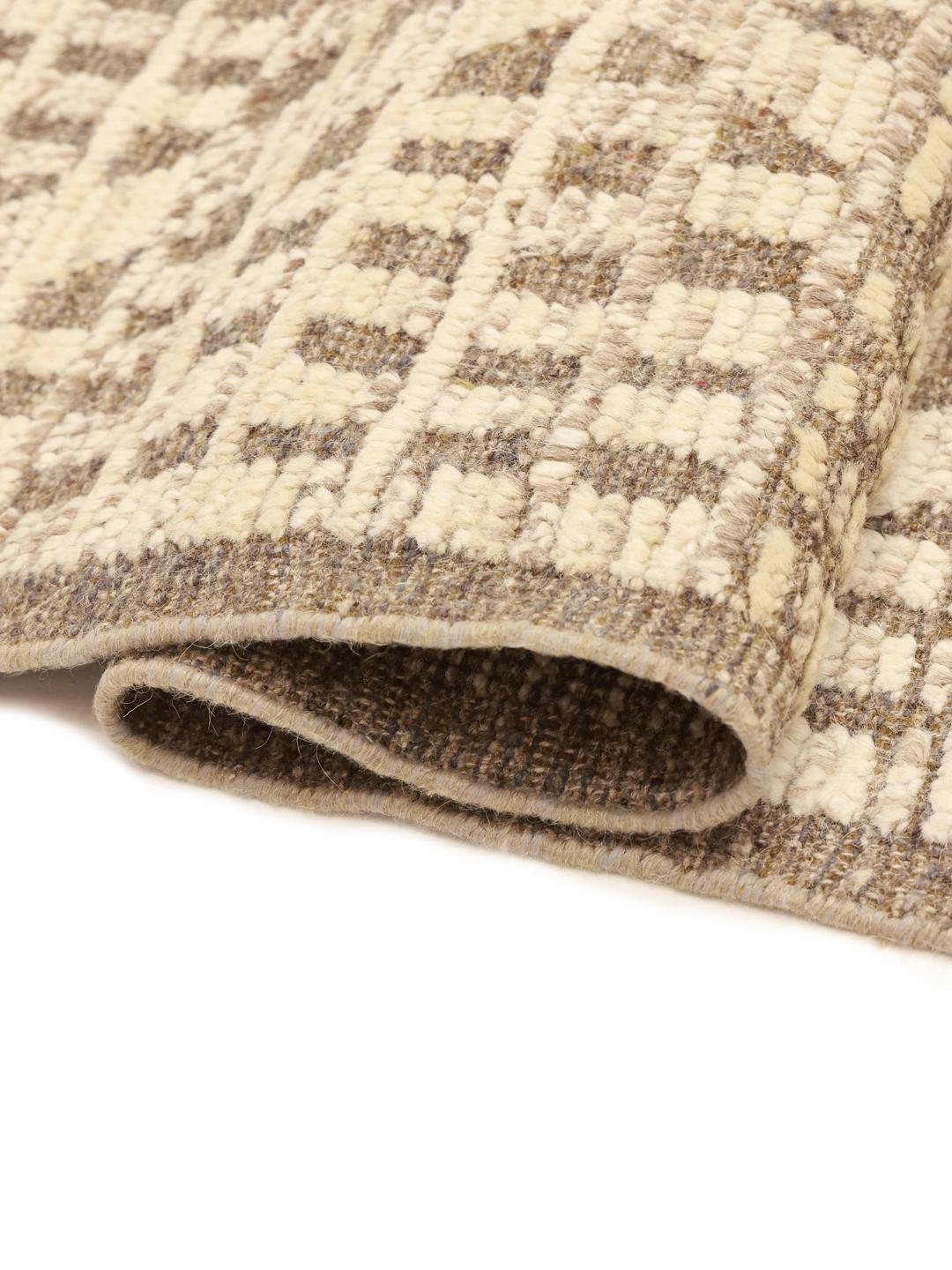 Tapis afghan noué à la main, couleur beige avec un motif décoratif d'inspiration berbère