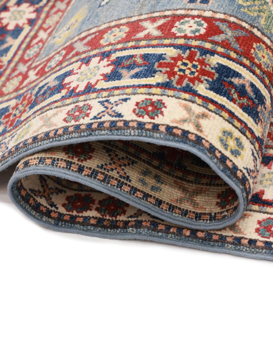 Handgeknüpfter Kazak Läufer aus Afghanistan mit blauem und rotem geometrischen Design