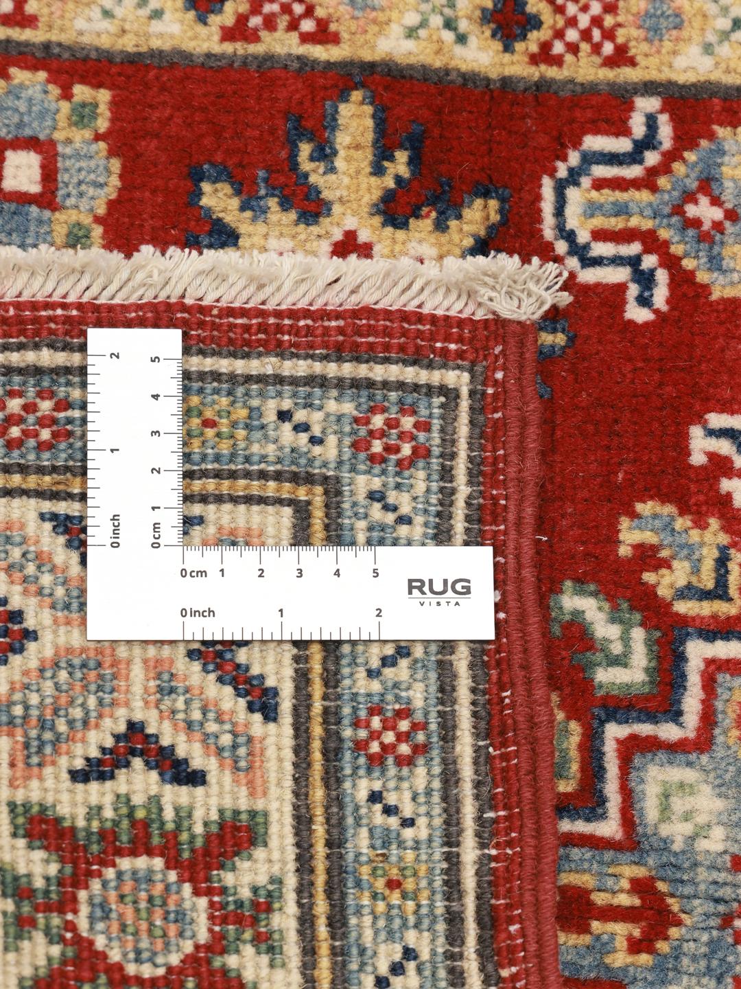 Handgeknüpfter afghanischer Kazak-Läufer in Rot mit geometrischen Motiven