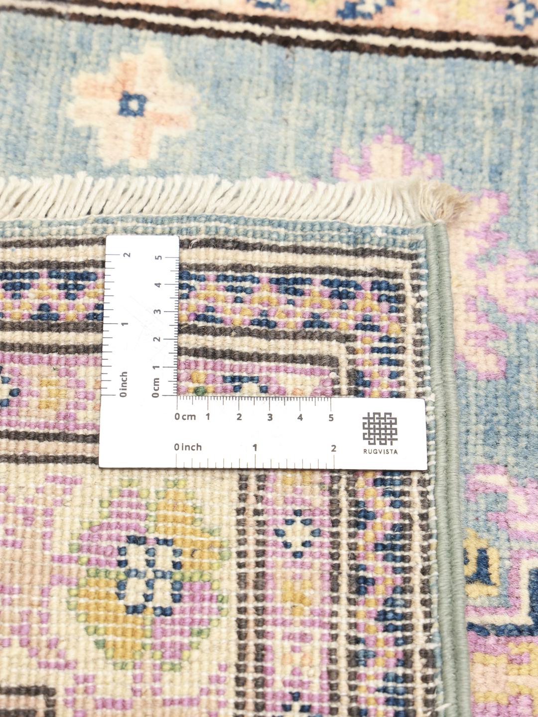 Handgefertigter afghanischer Kazak-Teppich mit geometrischen Mustern in Blau, Rosa und Creme