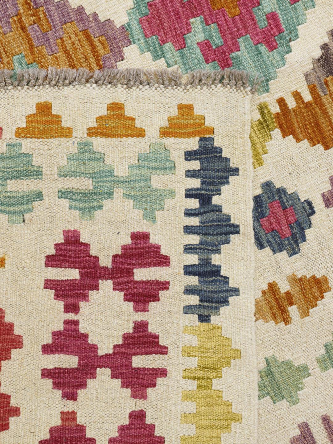 Groot handgeweven Afghan Kelim tapijt met een kleurrijk geometrisch ruitpatroon