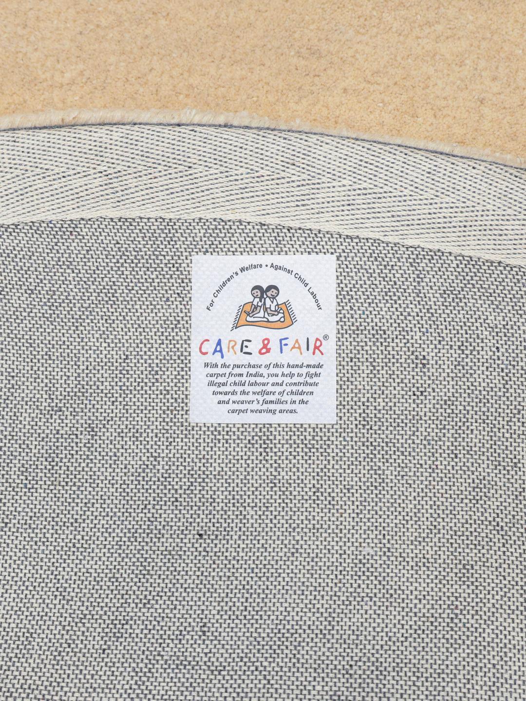 Tapis Beanie beige de forme irrégulière