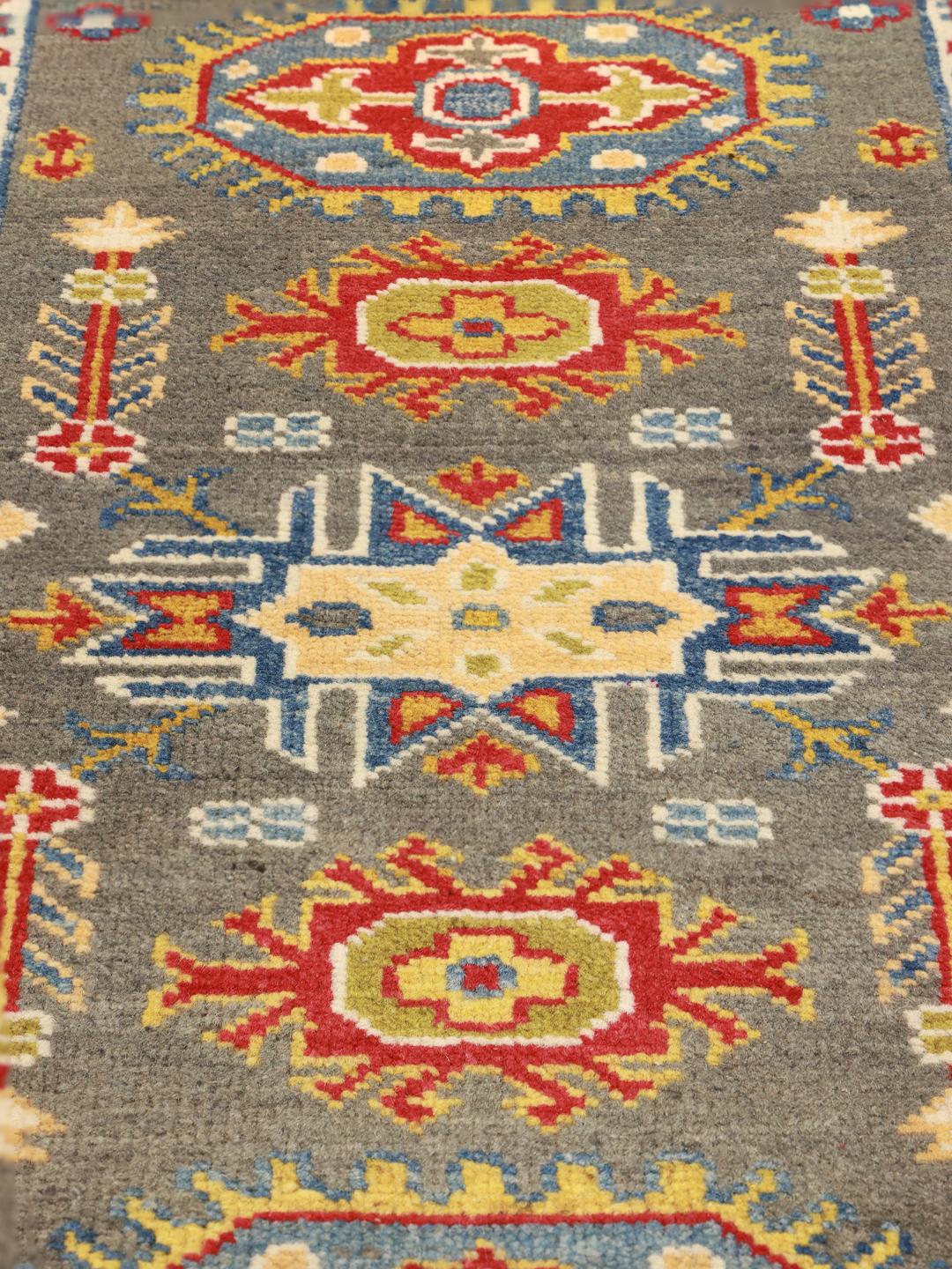 Handgeknoopte Afghaanse loper met geometrische medaillons in grijs, rood en blauw