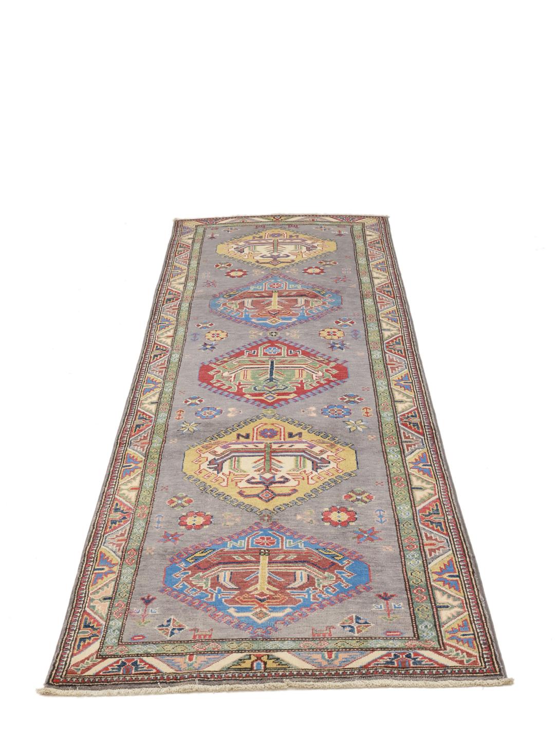 Covor tip runner Kazak înnodat manual din Afganistan cu design geometric gri și multicolor