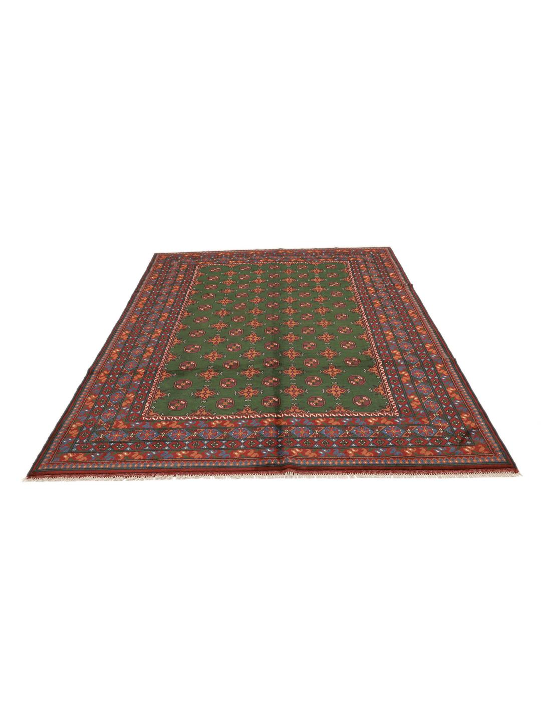 Håndknyttet Afghan Akhche-tæppe med en dybgrøn flade og traditionelle geometriske motiver.